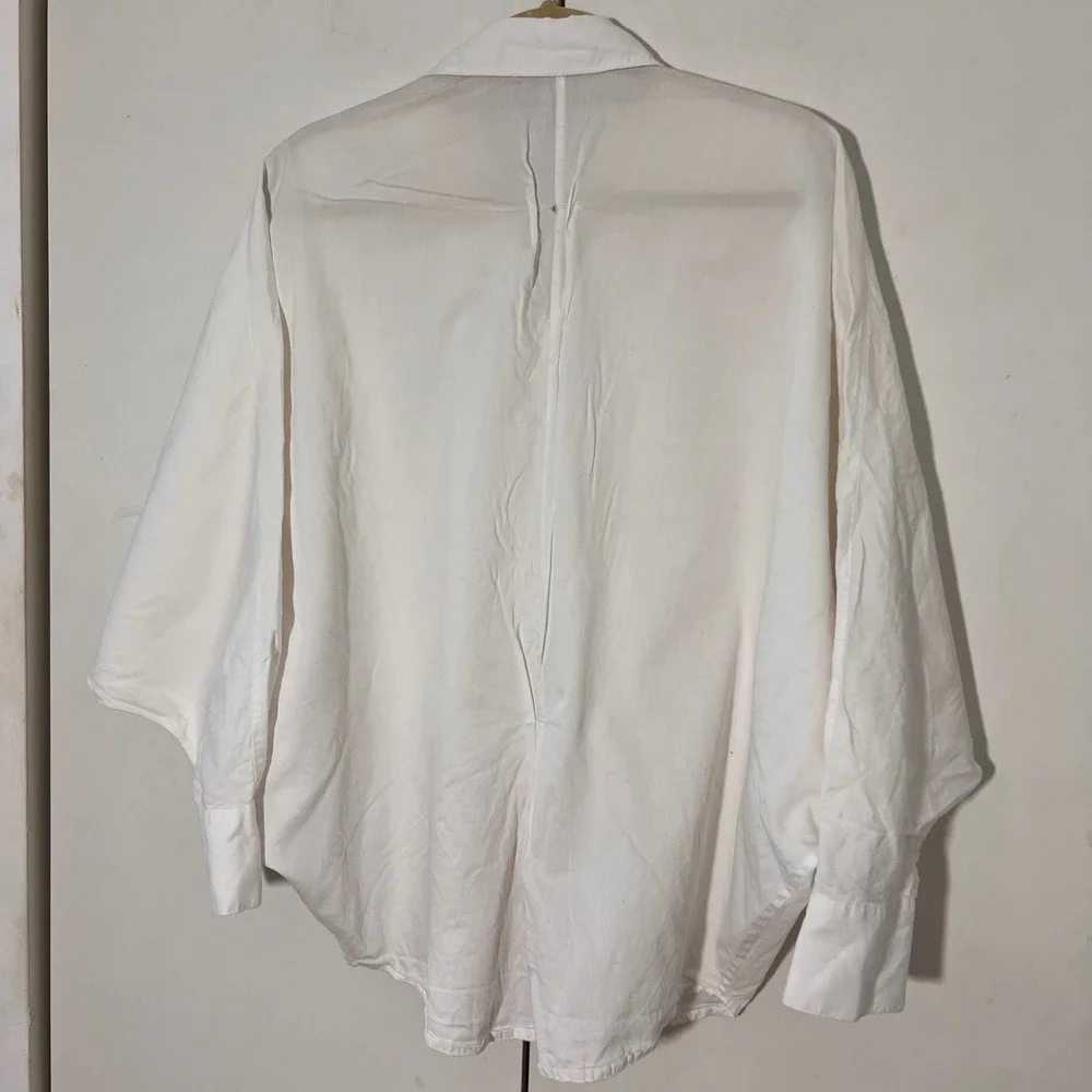 Elizabeth and James Shirt Size‎ XS White Batwing Button up Minimalist Capsule
